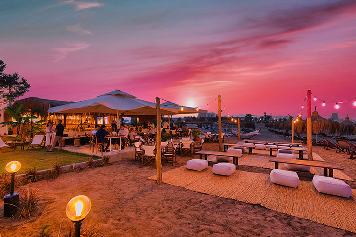 Lush Beach Bar, Long Beach Resort